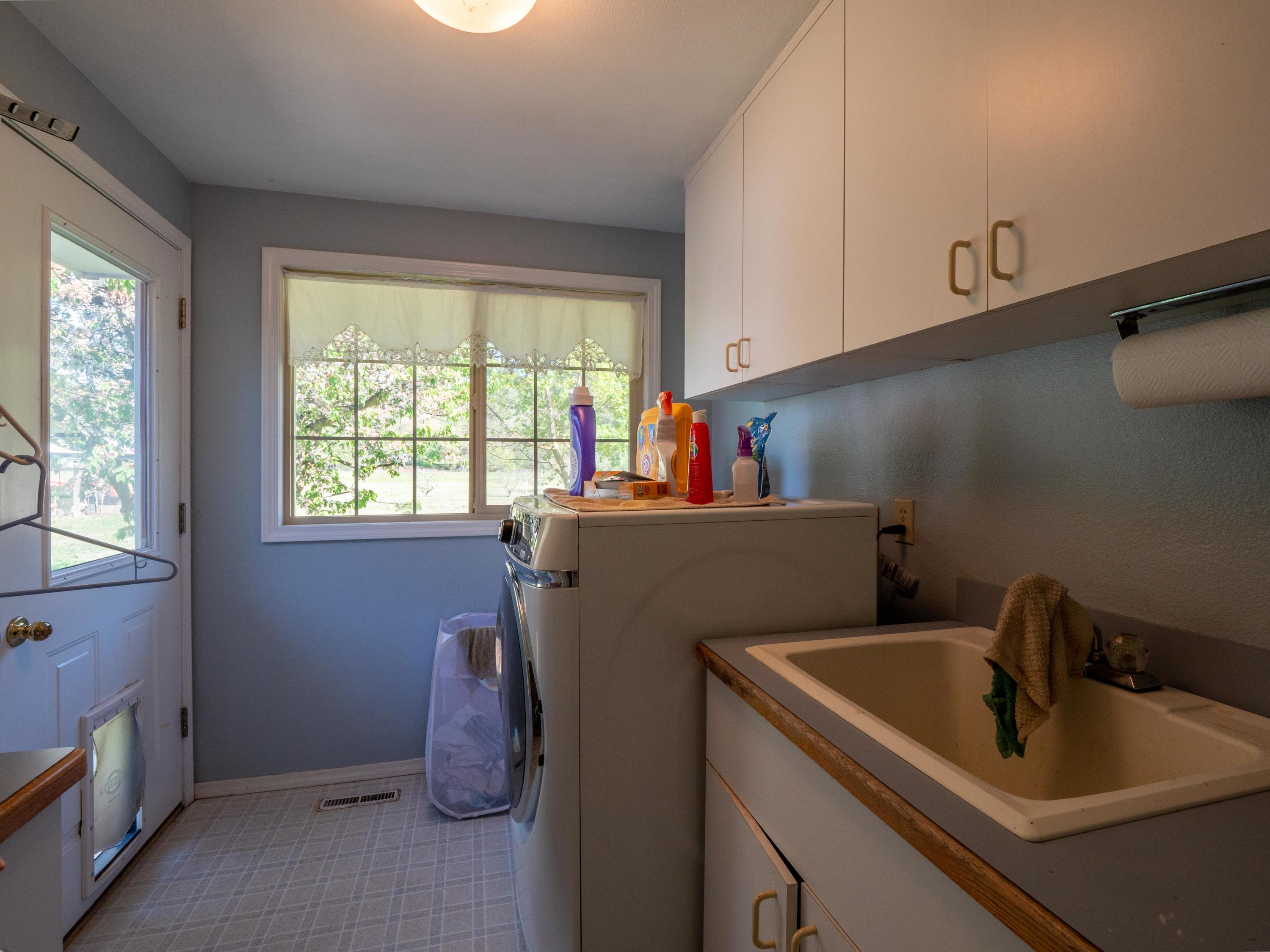 344 Hooten Road Winston, OR 97496 - Photo 39 of 44 17
