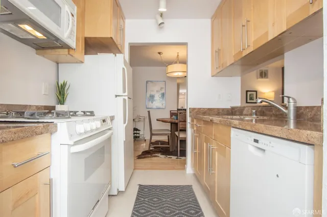 $825,000 | 255 Red Rock Way, Unit 105H, San Francisco, CA 94131