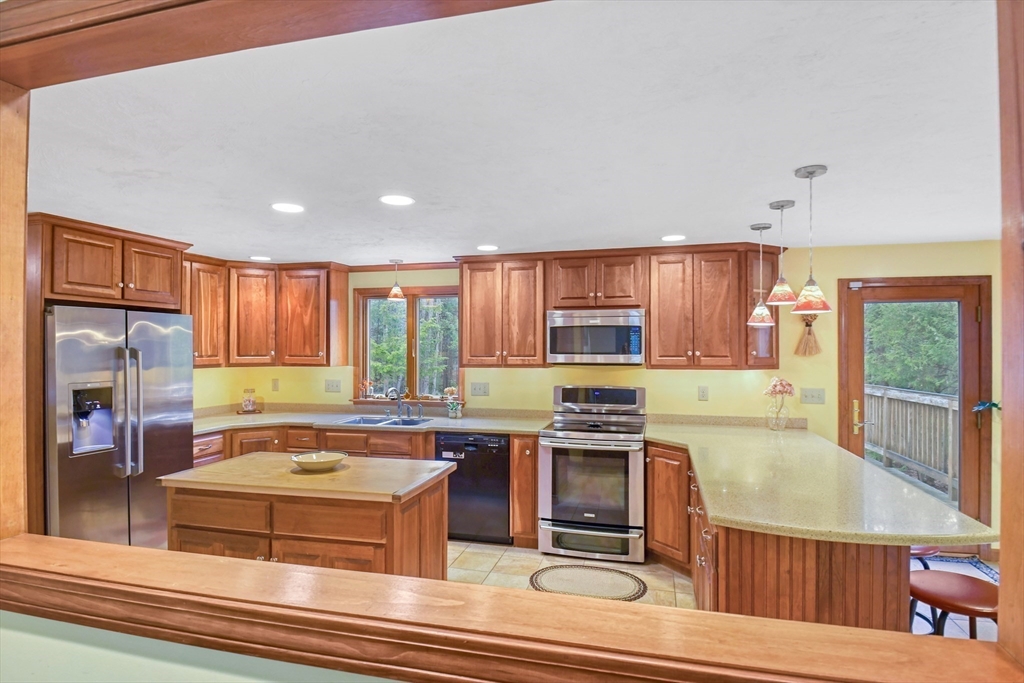 92 Baptist Common Road Templeton, MA 01468 - Photo 8 of 30