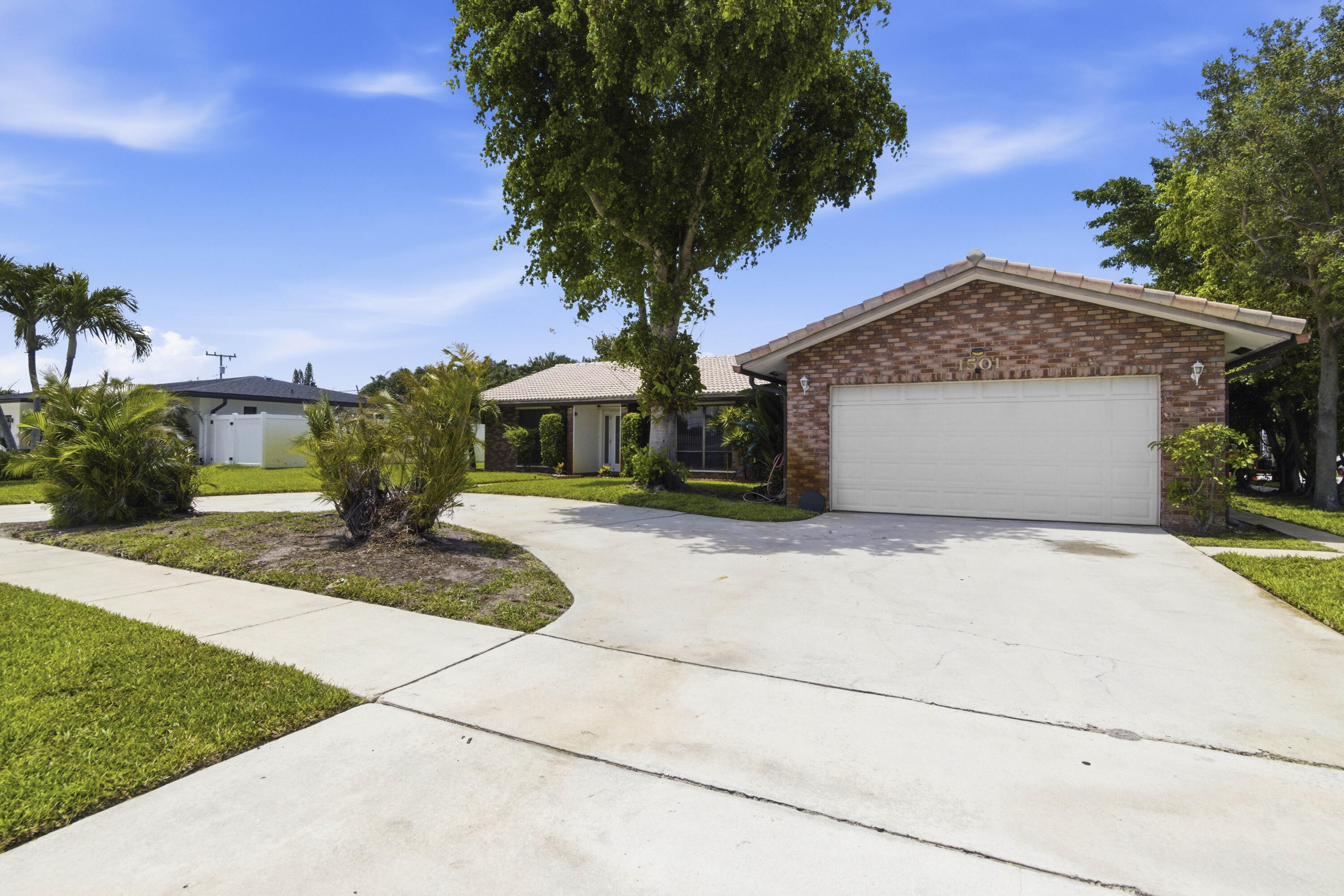 1501 Northwest 7th Street Boca Raton, FL 33486 - Photo 3 of 22 1501 NW 7th St_033