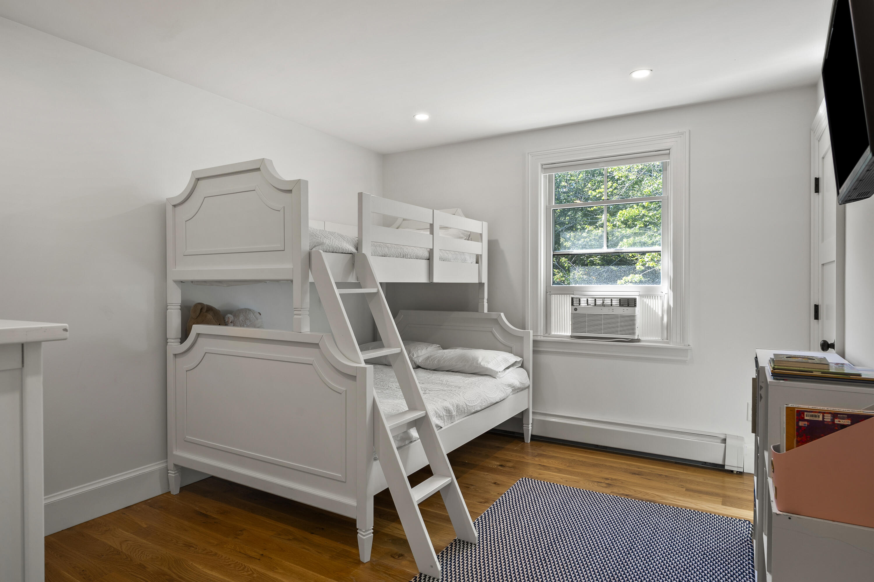 160 Main Street Kennebunkport, ME 04046 - Photo 20 of 49 151_160 Main St_Morneau Studios_Print