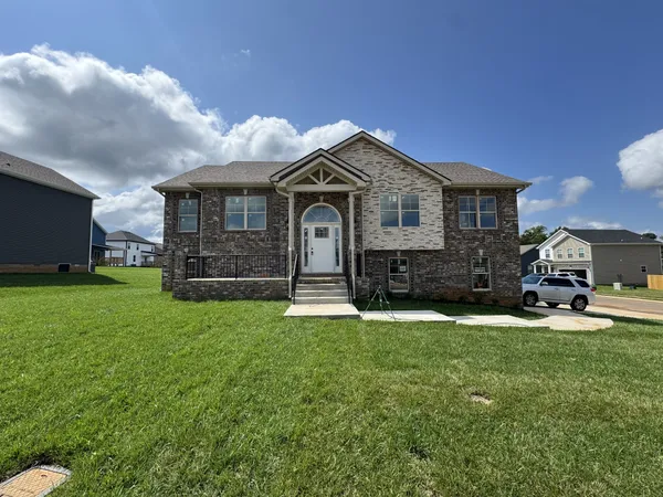 $447,400 | 794 Carrillo Drive, Clarksville, TN 37040