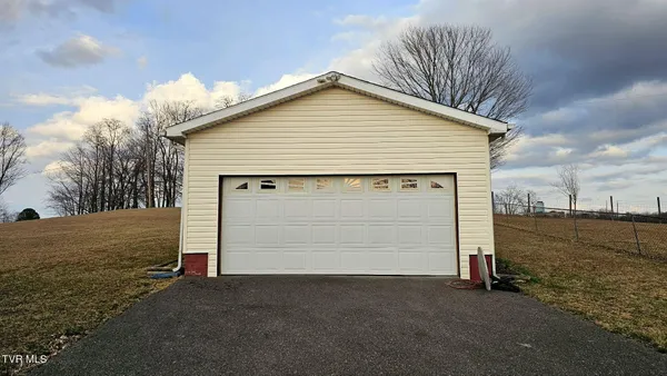 $178,000 | 186 Fire Station Drive, Coeburn, VA 24230