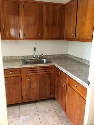 $1,700 | 80 Cartright Street, Unit 1C, Bridgeport, CT 06604