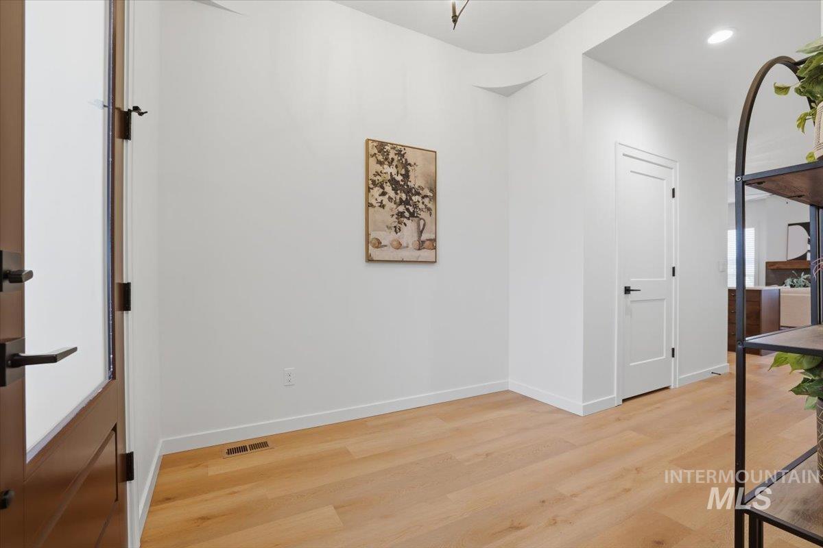 1716 Kayak Road Emmett, ID 83617 - Photo 3 of 33