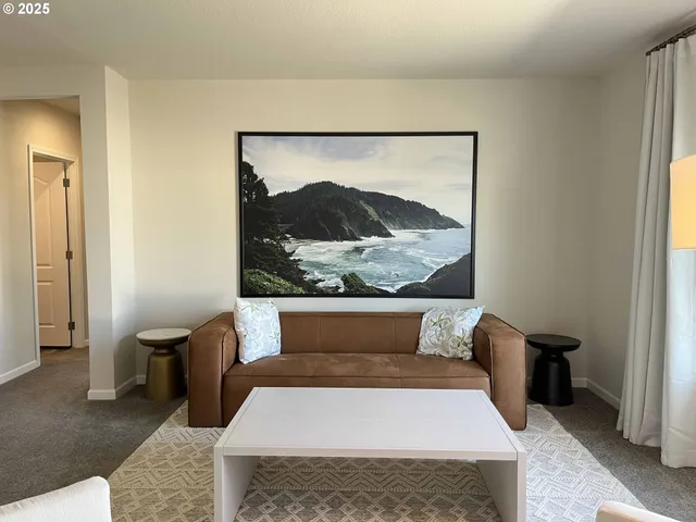 a picture of a couch in a room