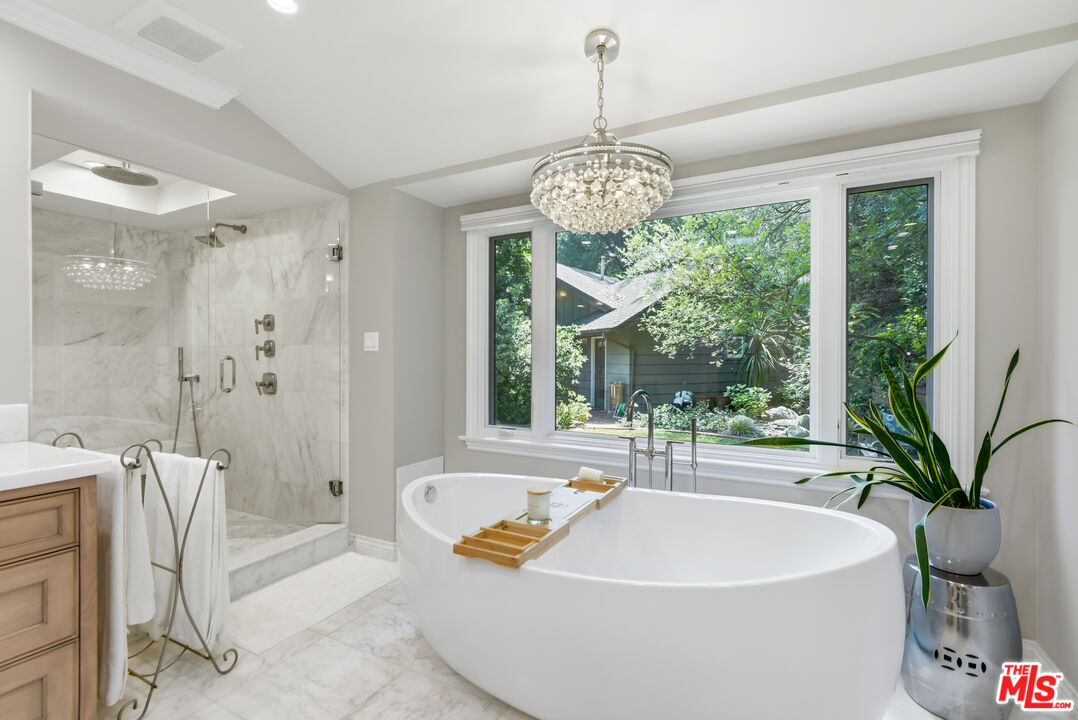 15946 Woodvale Road Los Angeles, CA 91436 - Photo 19 of 49 Gallery Image 19