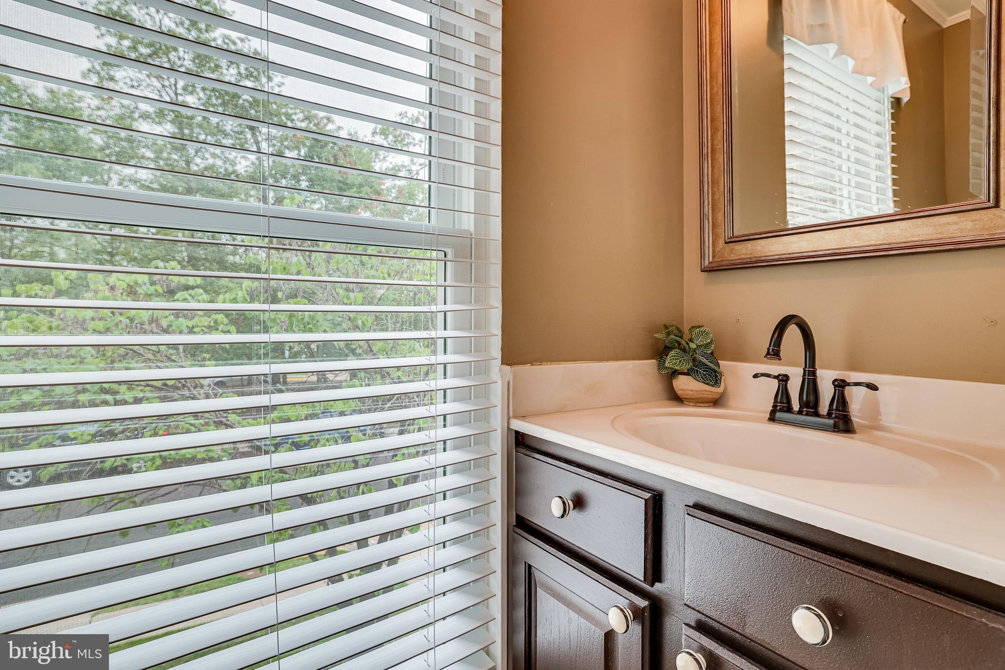 1709 Blue Flint Court Reston, VA 20190 - Photo 35 of 77 Main level Powder room