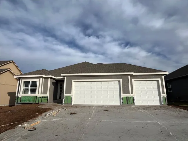 $535,000 | 11804 East 231st Street, Peculiar, MO 64078