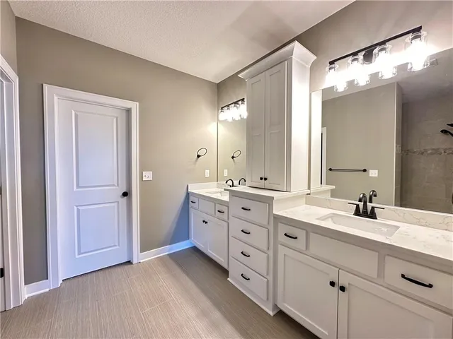 $535,000 | 11804 East 231st Street, Peculiar, MO 64078