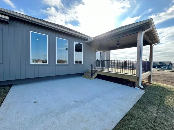 $535,000 | 11804 East 231st Street, Peculiar, MO 64078