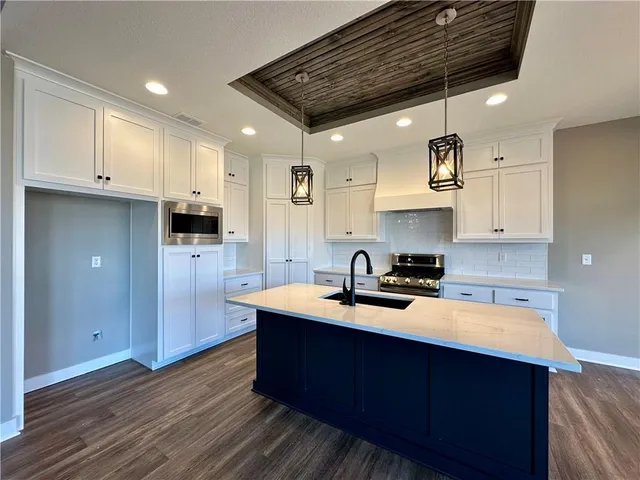 $535,000 | 11804 East 231st Street, Peculiar, MO 64078