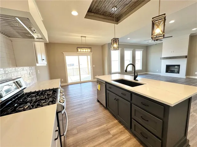 $535,000 | 11804 East 231st Street, Peculiar, MO 64078