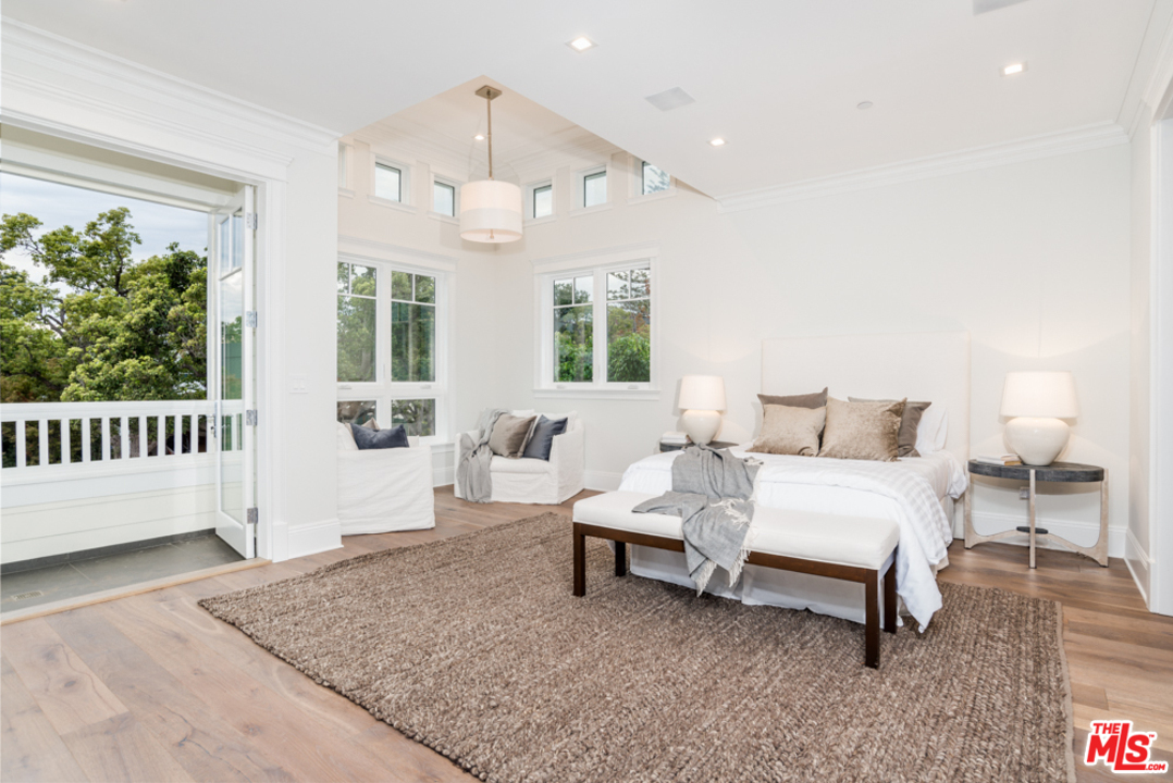 1102 Galloway Street Pacific Palisades, CA 90272 - Photo 18 of 23