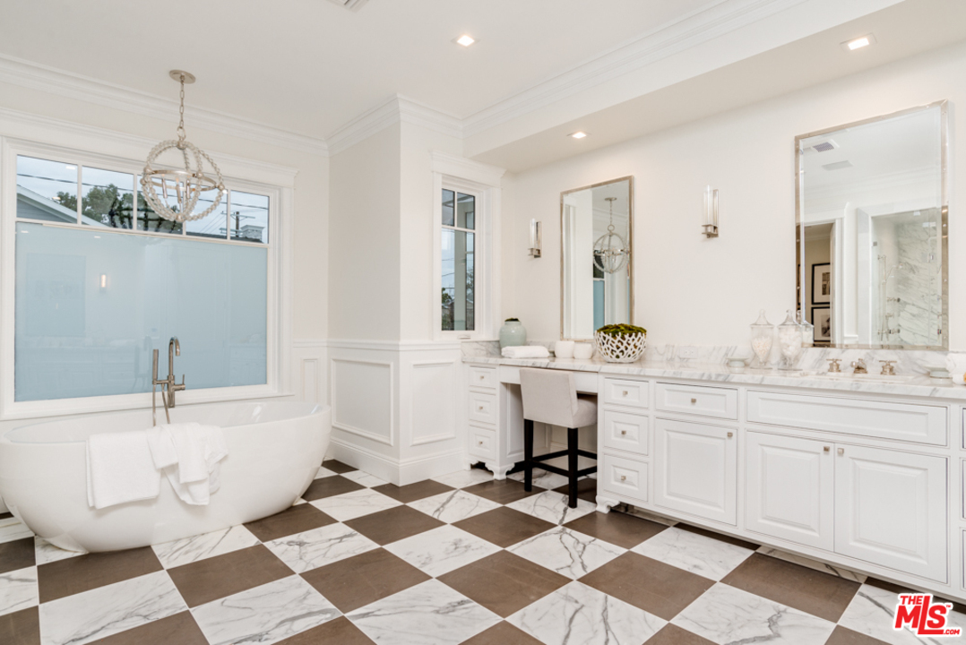 1102 Galloway Street Pacific Palisades, CA 90272 - Photo 20 of 23