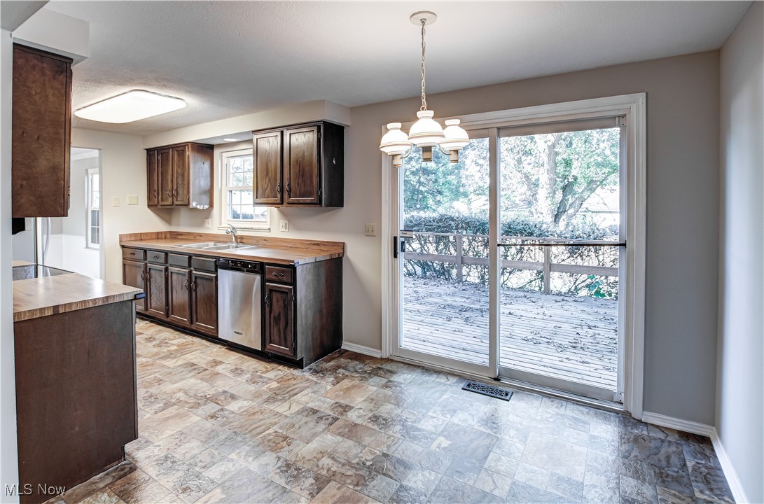 18294 Drake Road Strongsville, OH 44136 - Photo 5 of 50 Gallery Image 5