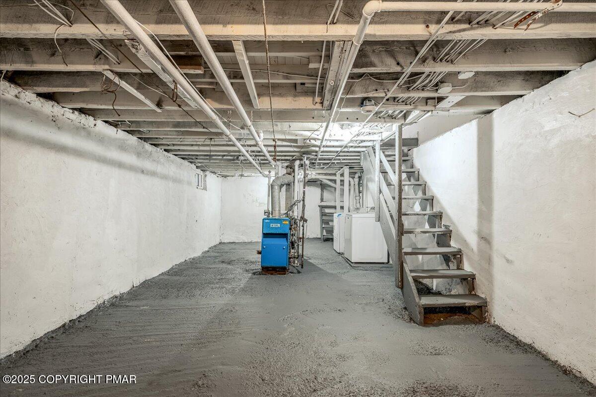 1057 Euclid Avenue Scranton, PA 18504 - Photo 18 of 23 a view of entryway