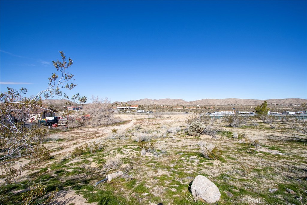 61480 Division Street Joshua Tree, CA 92252 - Photo 12 of 17 a view of a sky from a terrace