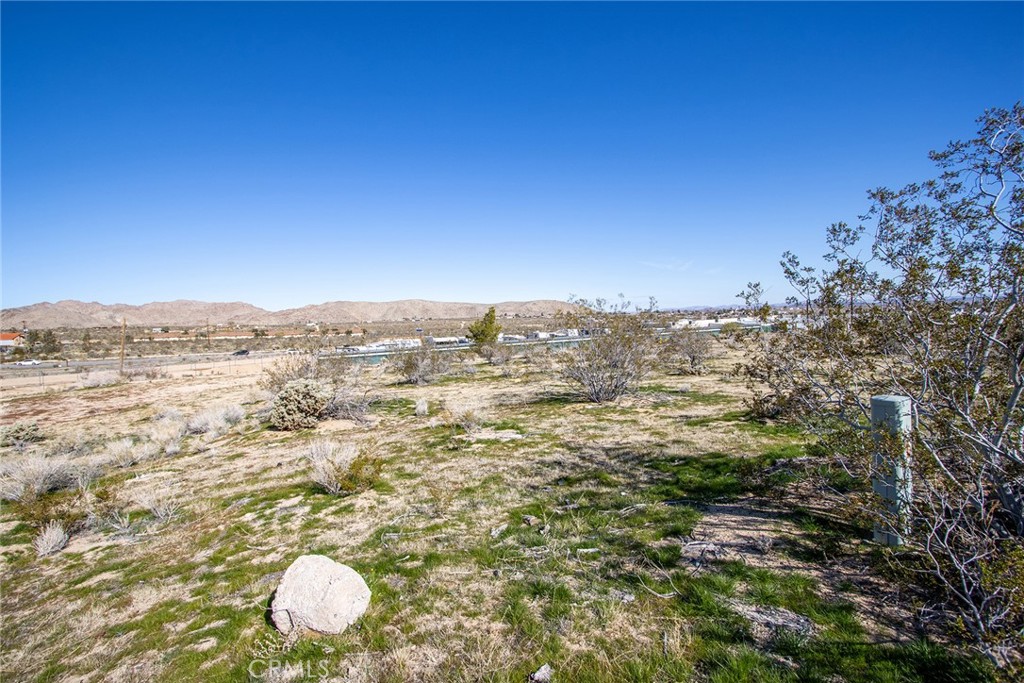 61480 Division Street Joshua Tree, CA 92252 - Photo 13 of 17 a view of sky view