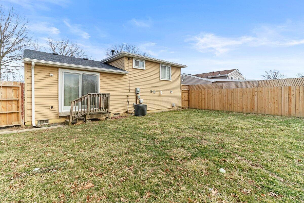 1815 Bar Harbor Road Columbus, OH 43219 - Photo 27 of 28 Exterior Back 3