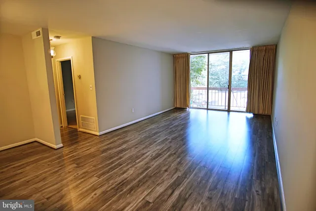 $1,190 | 130 Slade Avenue, Unit 302, Pikesville, MD 21208