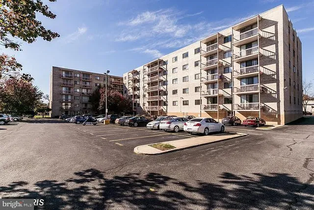 $1,190 | 130 Slade Avenue, Unit 302, Pikesville, MD 21208