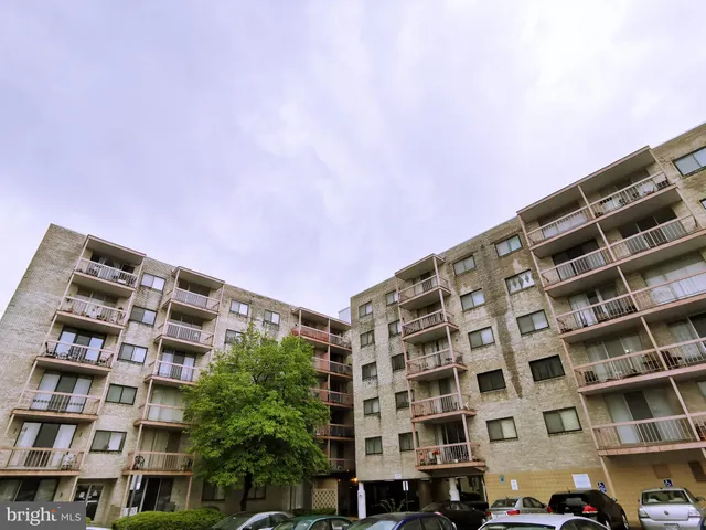 $1,190 | 130 Slade Avenue, Unit 302, Pikesville, MD 21208