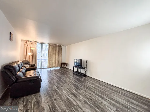 $1,180 | 130 Slade Avenue, Unit 302, Pikesville, MD 21208