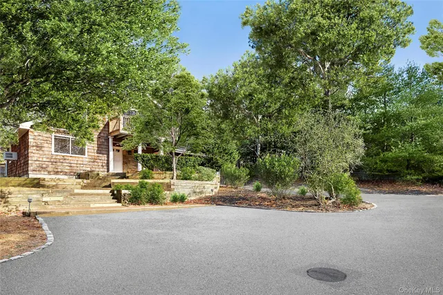 a view of a house with a street view