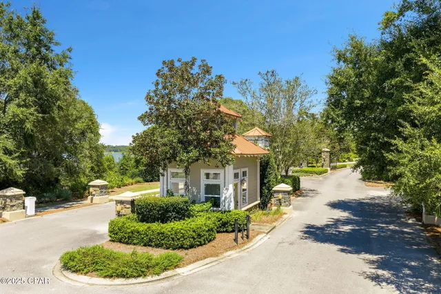 $637,900 | 130 Lake Merial Boulevard, Panama City, FL 32409