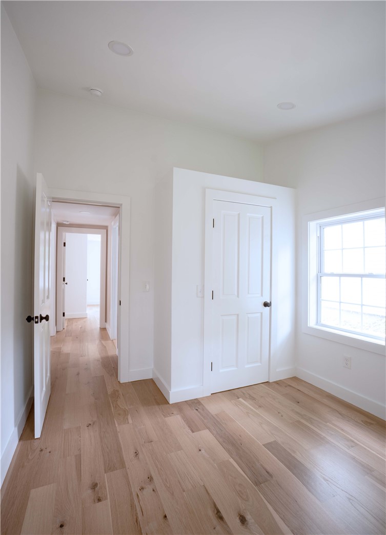 57 Callender Avenue Newport, RI 02840 - Photo 8 of 35