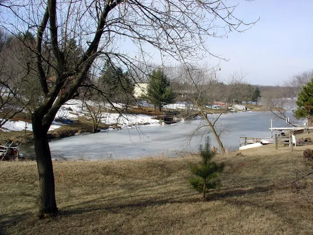 $118,500 | 28 East Redstone La, La Valle, WI 53941