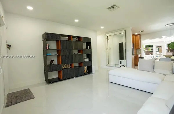 $6,000 | 31 Southwest 6th Street, Hallandale Beach, FL 33009
