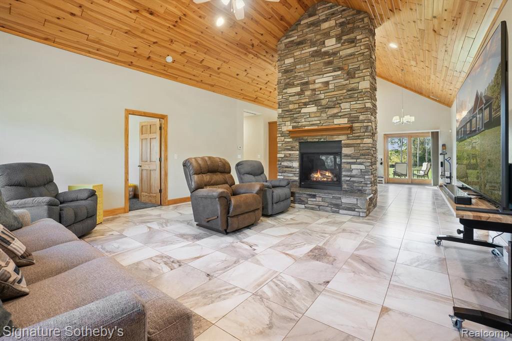 6300 Hazard Road Fenton, MI 48430 - Photo 8 of 60