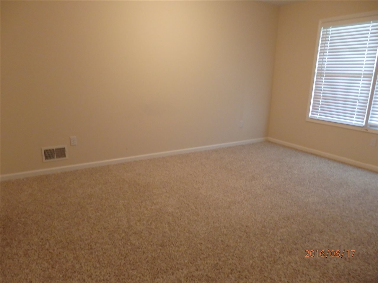 1807 Pine Ridge Drive Manistee, MI 49660 - Photo 9 of 21 1822084-8.JPG