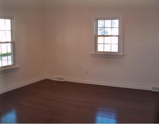 435 Bear Road Worthington, PA 16262 - Photo 6 of 14 Living Room.