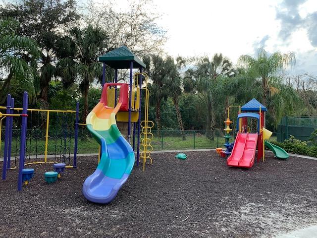 8272 Vía Serena Boca Raton, FL 33433 - Photo 6 of 15 IMG_2142