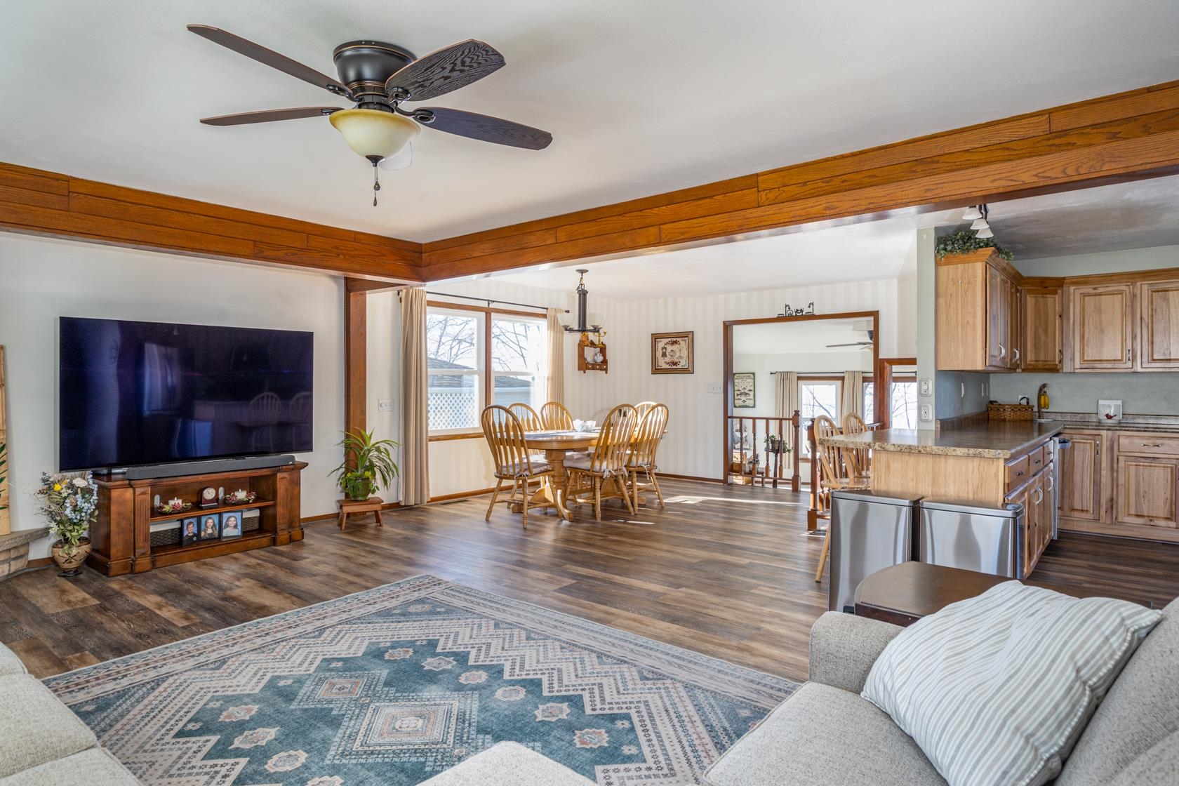 N6629 Harrison Road Hilbert, WI 54129 - Photo 4 of 50