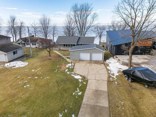 $549,900 | N6629 Harrison Road, Hilbert, WI 54129