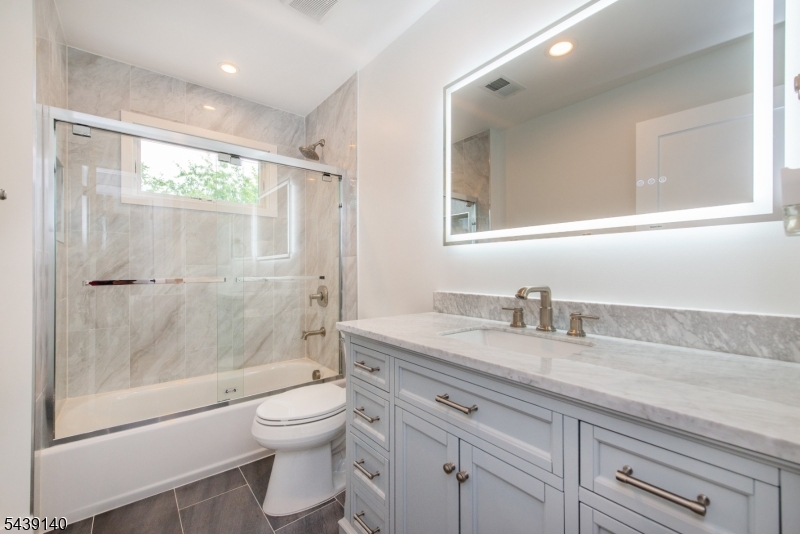 90 Ludlow Road Parsippany, NJ 07054 - Photo 17 of 31