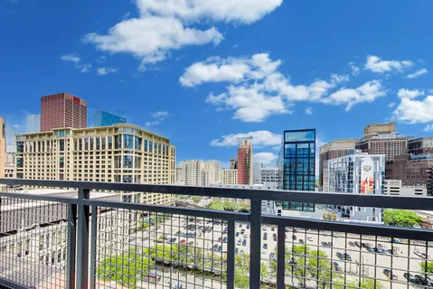 $250,000 | 621 South Plymouth Court, Unit 308, Chicago, IL 60605