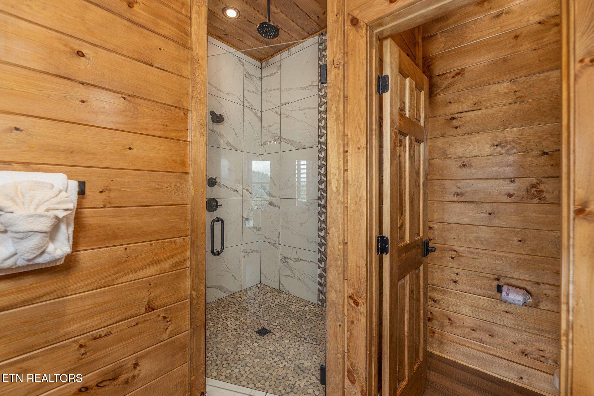 2778 Overholt Trail Sevierville, TN 37862 - Photo 41 of 54 Additional bath