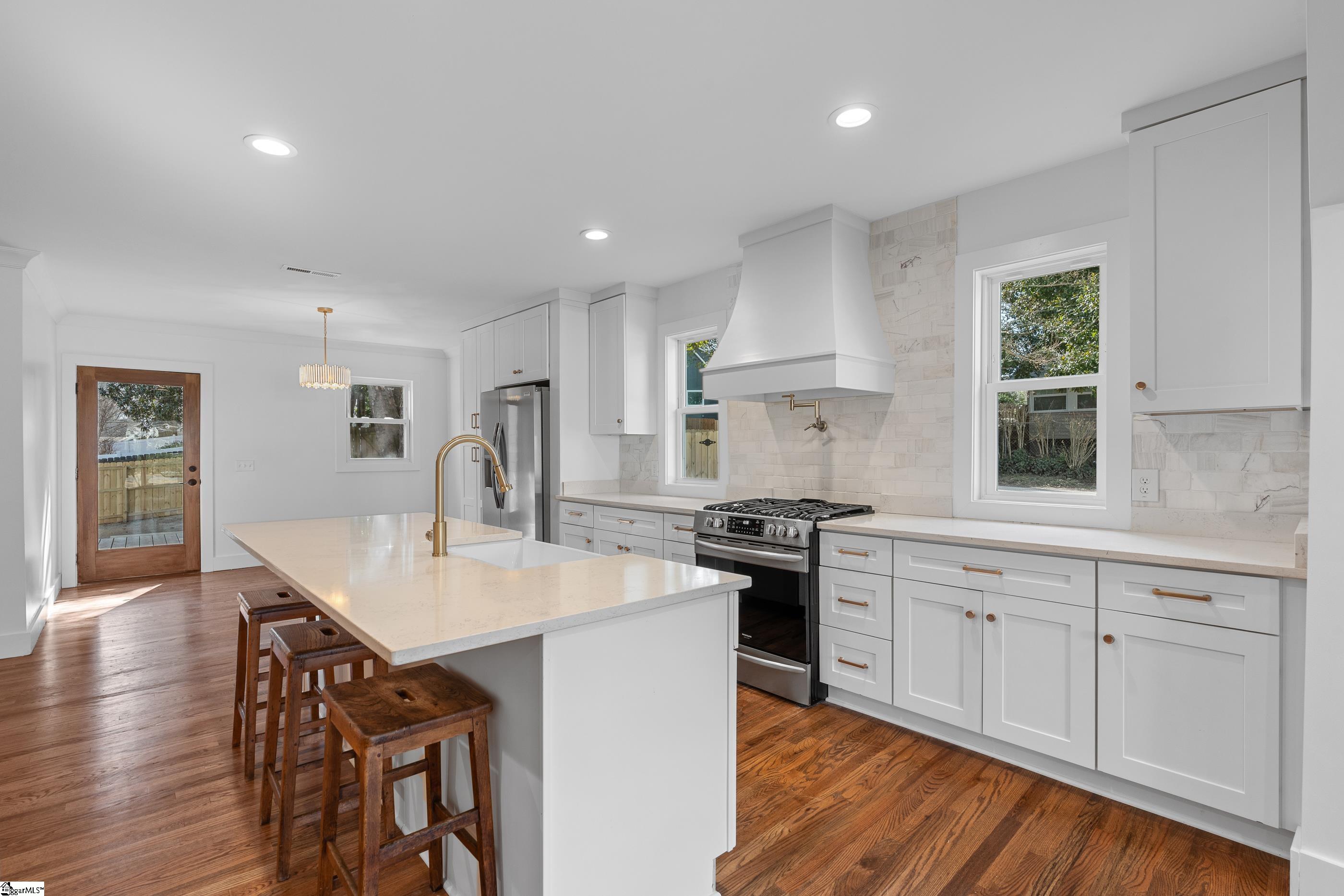 200 East Faris Road Greenville, SC 29605 - Photo 11 of 36 Gallery Image 11