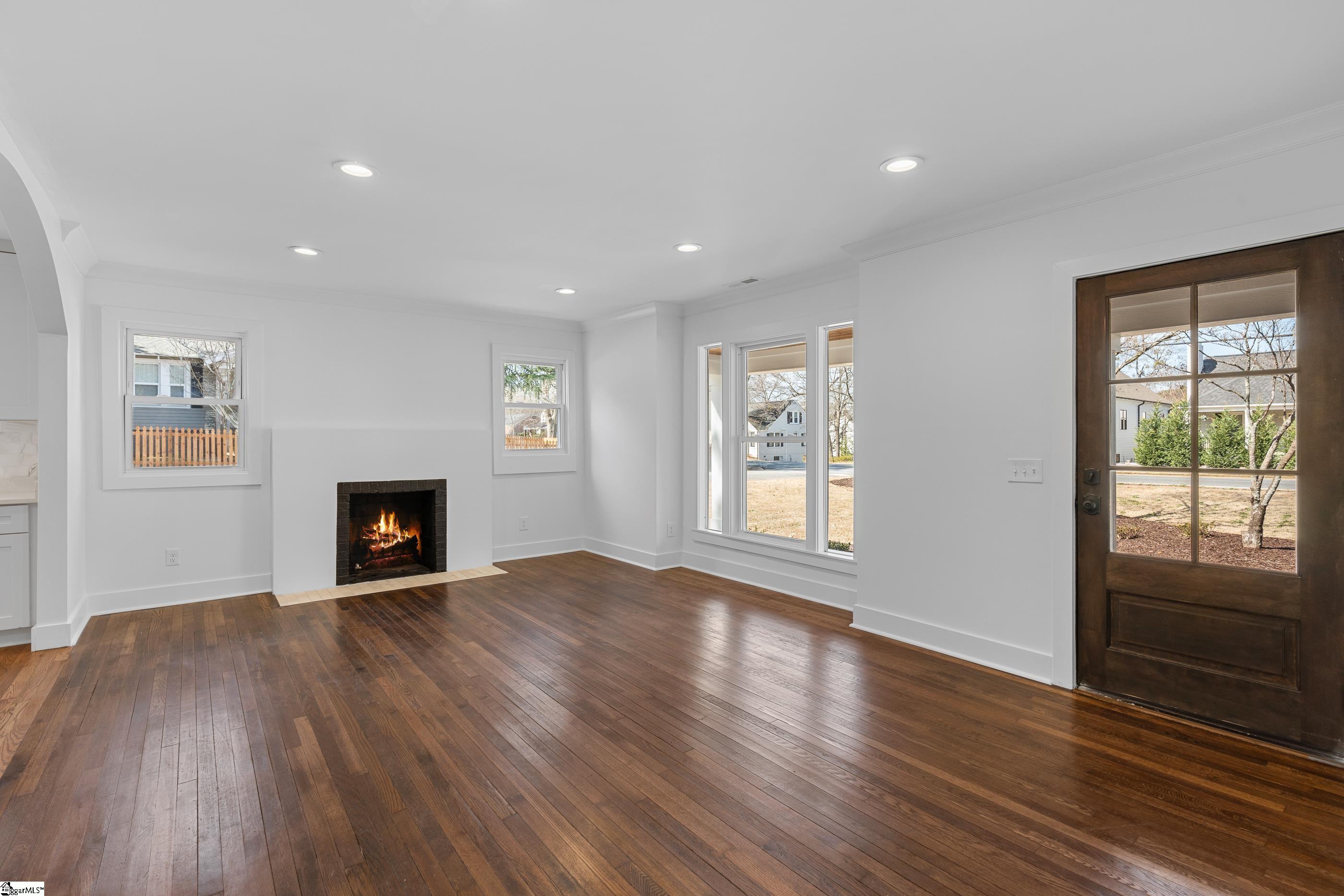 200 East Faris Road Greenville, SC 29605 - Photo 7 of 36 Gallery Image 7