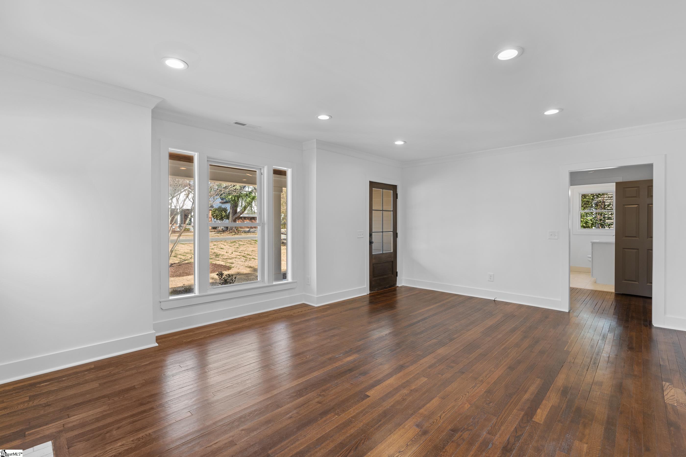 200 East Faris Road Greenville, SC 29605 - Photo 8 of 36 Gallery Image 8
