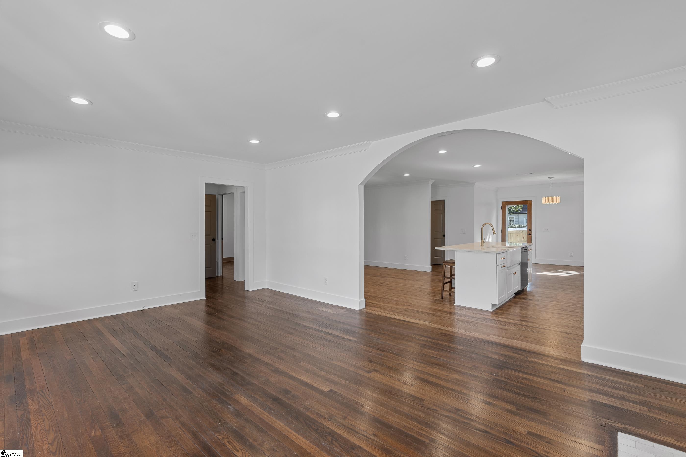 200 East Faris Road Greenville, SC 29605 - Photo 9 of 36 Gallery Image 9