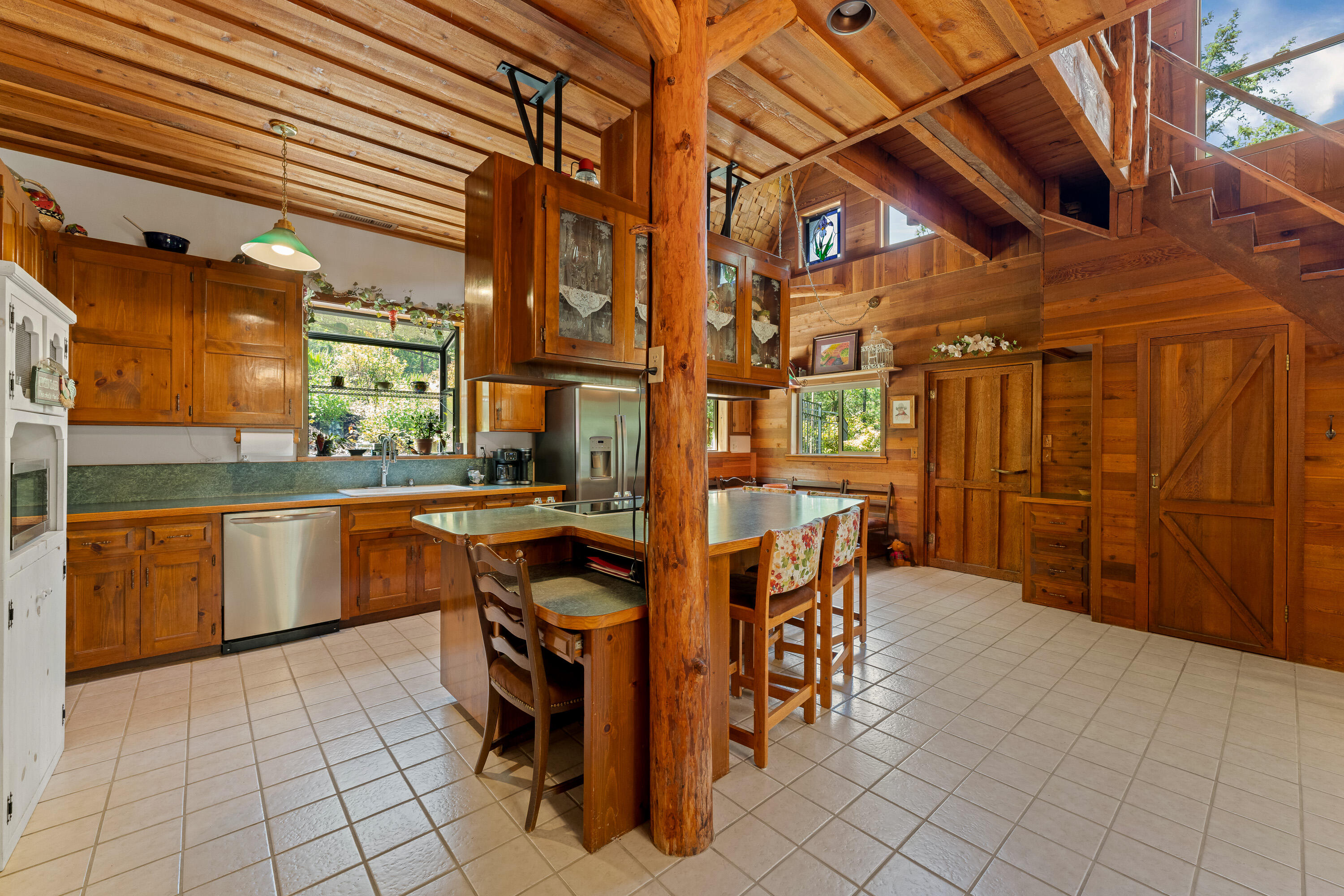 2175 Birdseye Creek Road Gold Hill, OR 97525 - Photo 8 of 20 Gallery Image 8