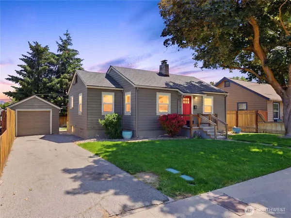 $479,900 | 441 South Pearl Street, Wenatchee, WA 98801