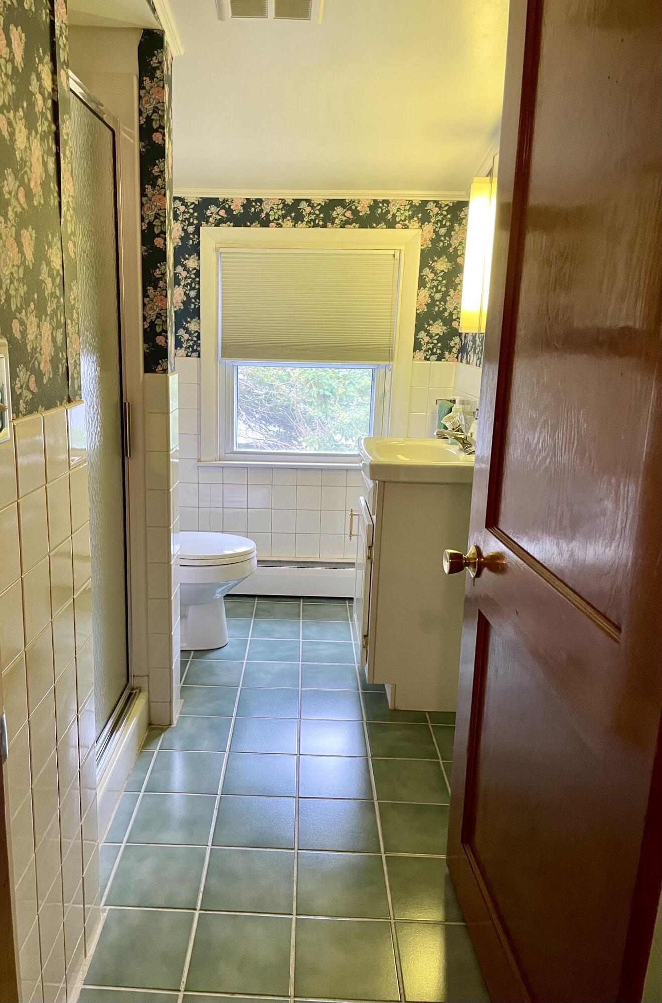 14 Silvermount Street Waterville, ME 04901 - Photo 14 of 18 Second Floor Bath