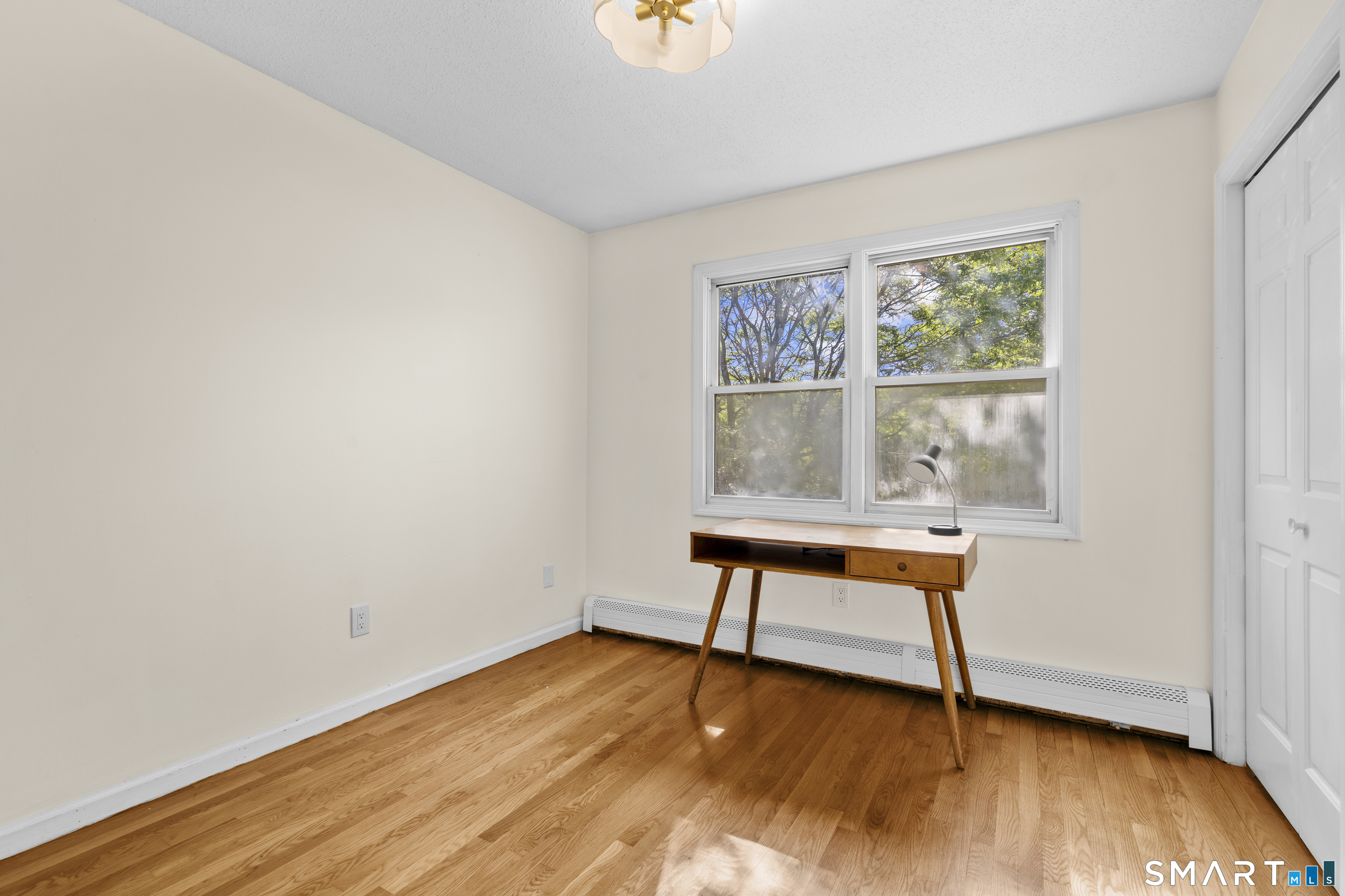 39 Joseph Lane Hamden, CT 06514 - Photo 26 of 40 an empty room with window